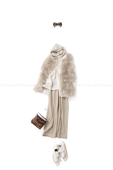 小物で際立つリッチベージュ