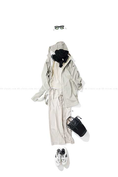 BLACK小物を差し色に!