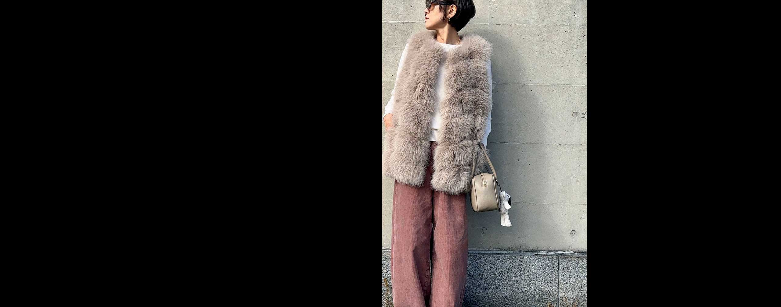 ソフトカラーでリッチカジュアル - 年末年始の買い物のために、おしゃれなショッピングビルへ。大人リッチなムードを出したくて、ファージレとソフトなローズカラー・コーデュロイパンツを合わせました。ふわふわ＆コンフォートな風合いは、この季節ならではの贅沢。どこかヴィンテージ風なベージュとローズカラーがこなれ感を醸して、頑張っているようにならないのもポイントです。SNAP